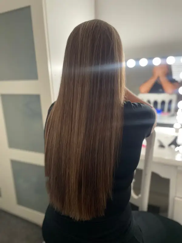 Sleek, straight brunette finish